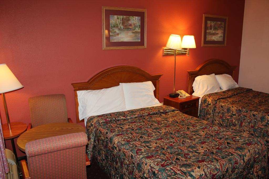 Andrew Johnson Inn Greeneville Room photo