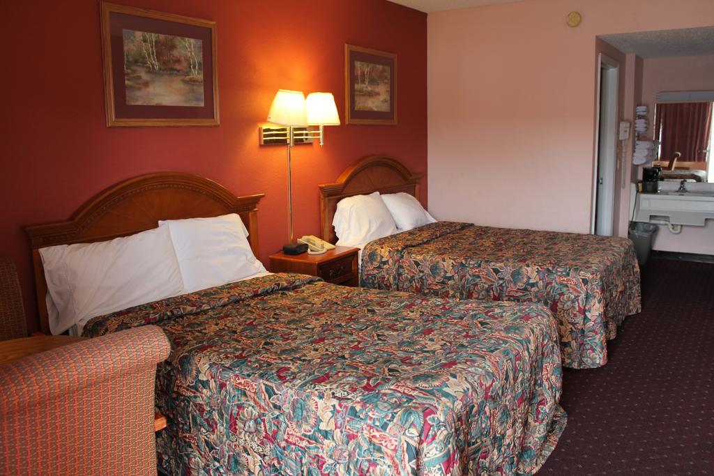 Andrew Johnson Inn Greeneville Room photo