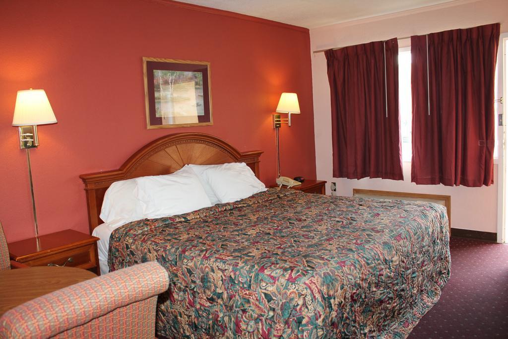 Andrew Johnson Inn Greeneville Room photo