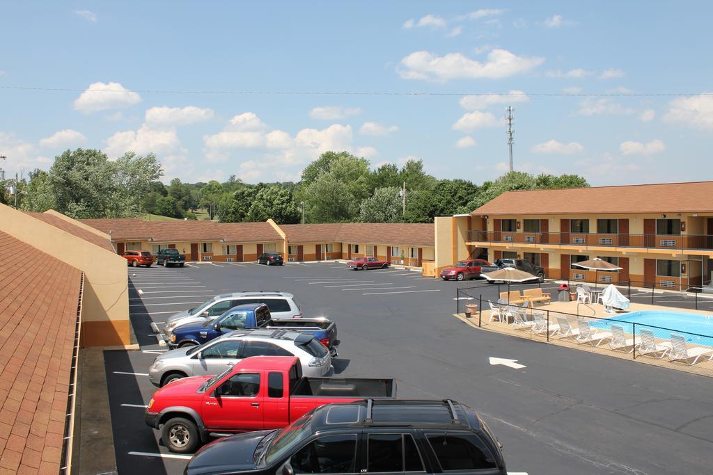 Andrew Johnson Inn Greeneville Exterior photo